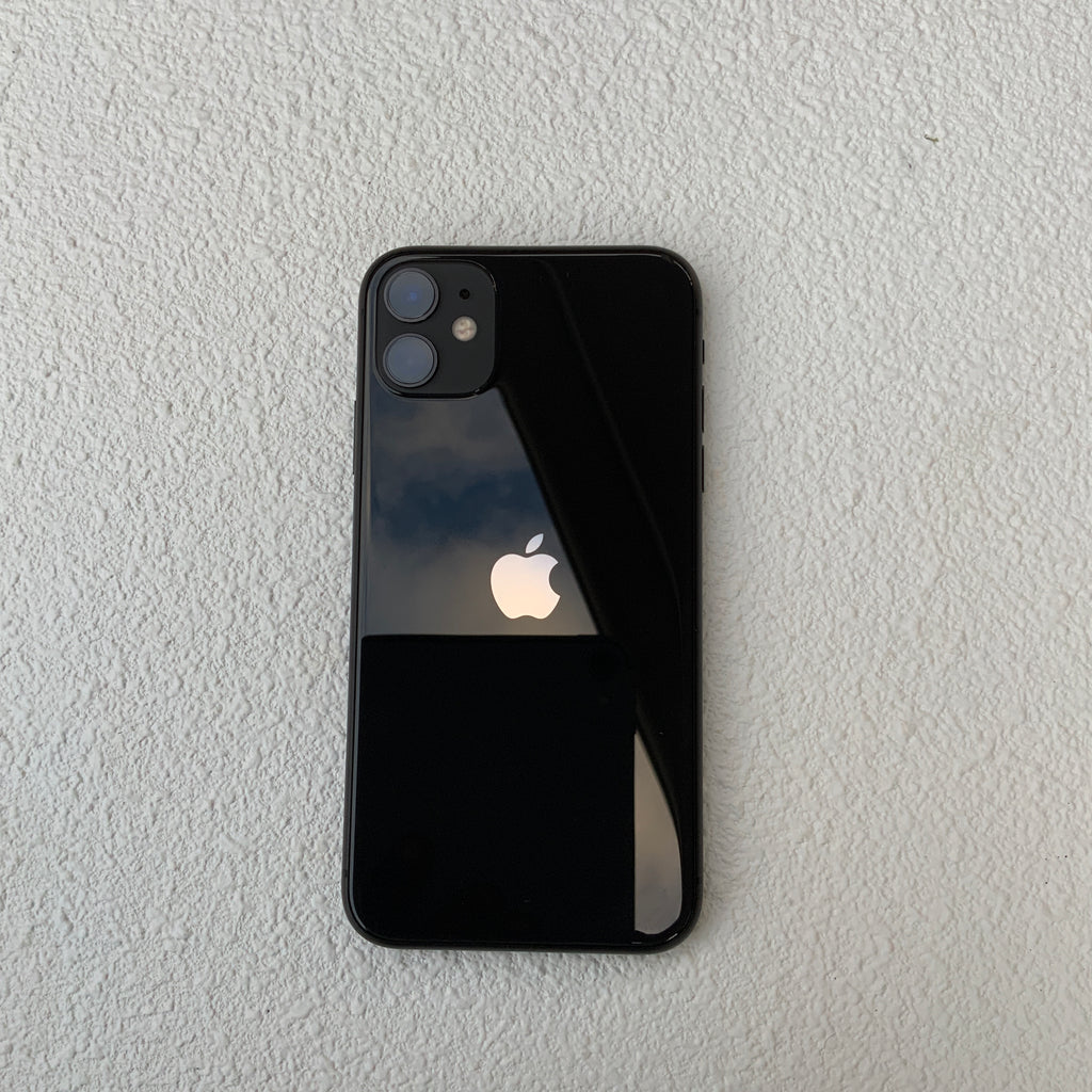 iPhone-11-128 GB Black very good condition unlocked