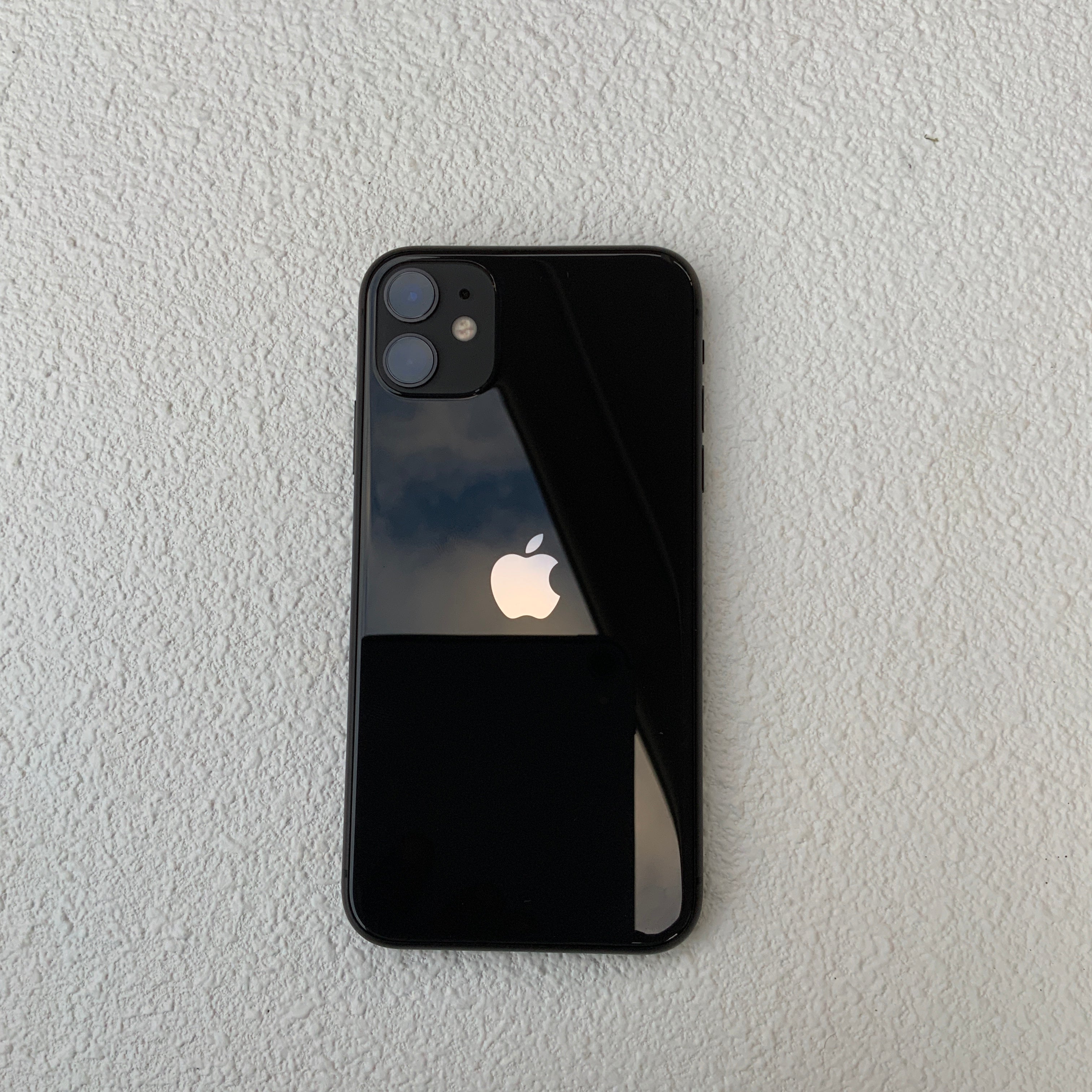 iPhone-11-128 GB Black very good condition unlocked